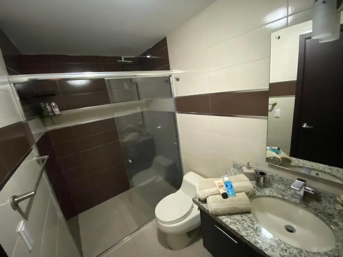 Daire Suite Ejecutiva, Parque La Carolina, Excelente Ubicacion Quito